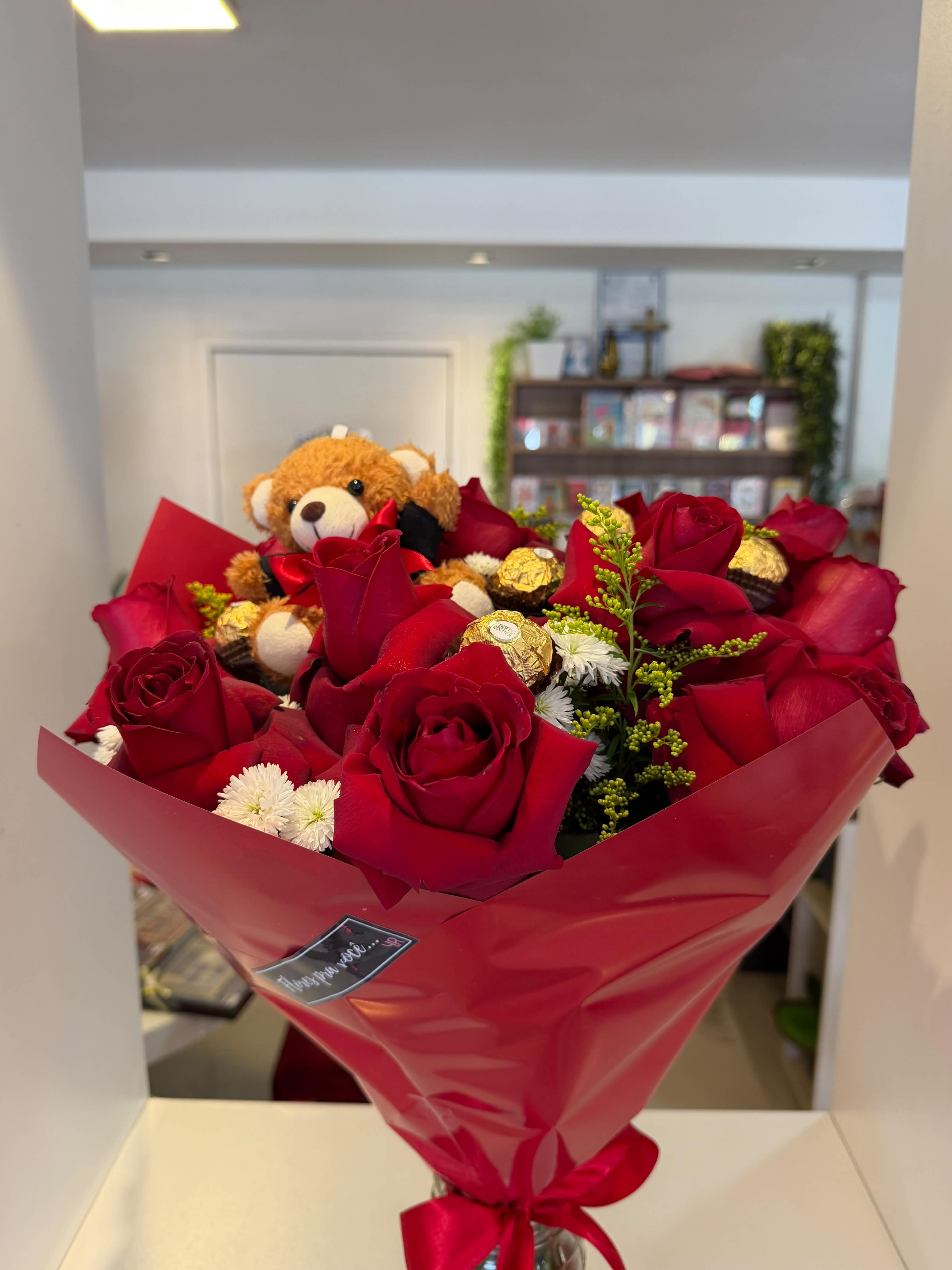 Buquê 12 rosas vermelhas "Uau! Cheguei para Arrasar" - Imagem 2
