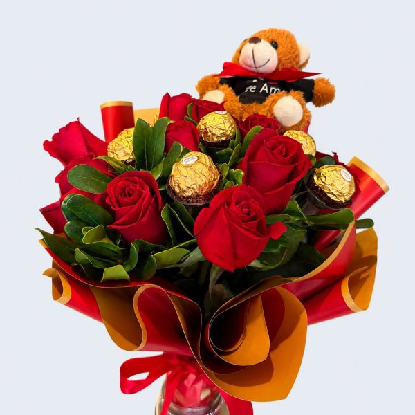 Buquê 12 rosas vermelhas fechadas "Elegante Amor"